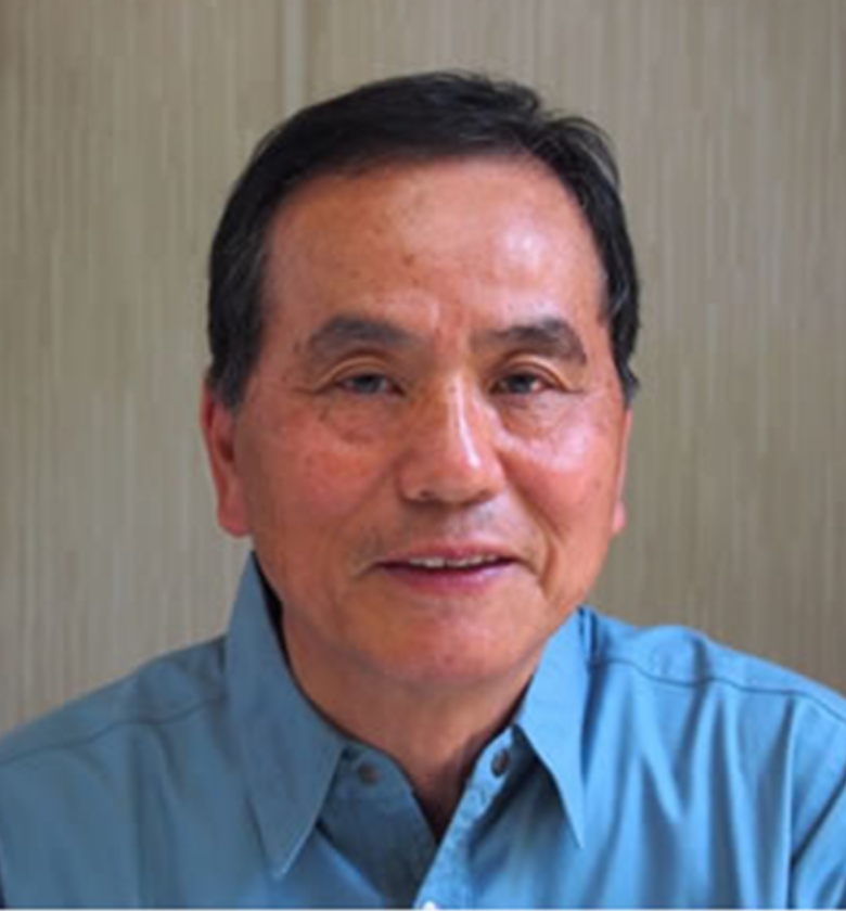 代表者取締役会長　篠﨑 勲